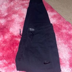 Black NIKE SWEATS